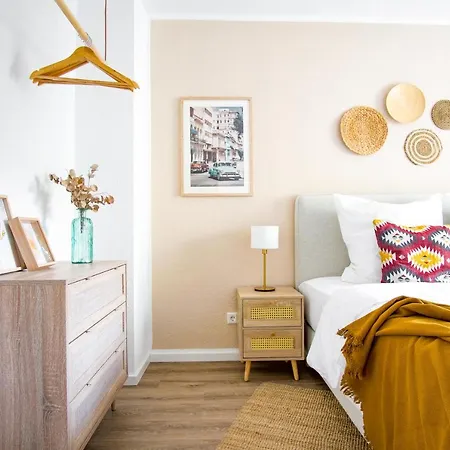 Homefy Come-Together Apartment - Balkon - Aufzug - Free Parking - Smart Tvs Essen Extérieur photo