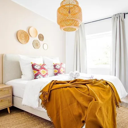 Homefy Come-Together Apartment - Balkon - Aufzug - Free Parking - Smart Tvs Essen Extérieur photo