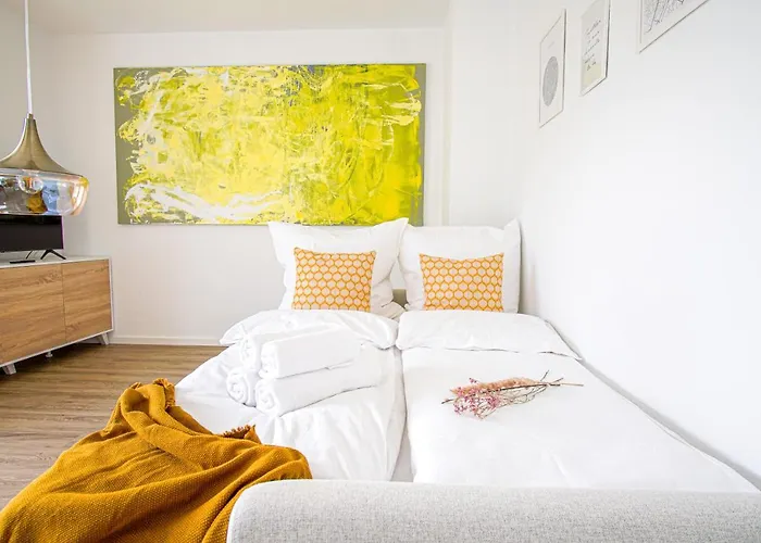 Homefy Come-Together Apartment - Balkon - Aufzug - Free Parking - Smart Tvs